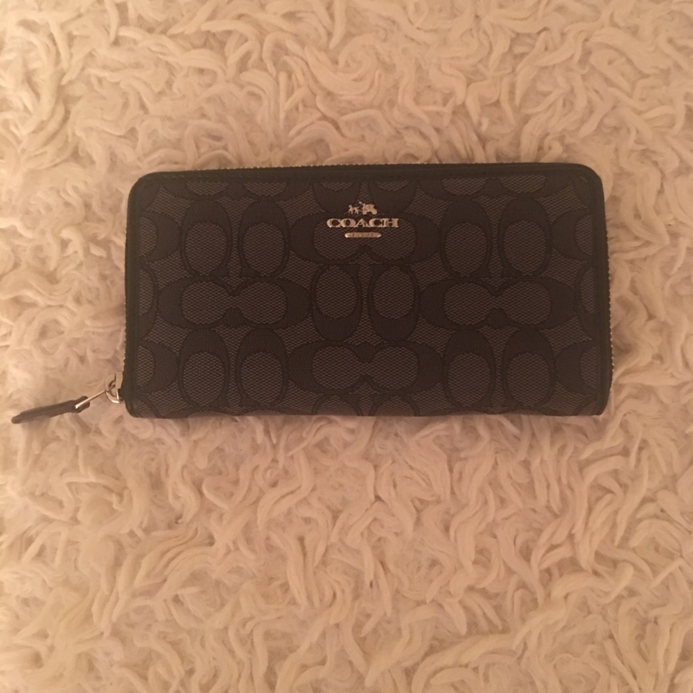 NWOT Coach Accordion Zip Wallet • black & gray